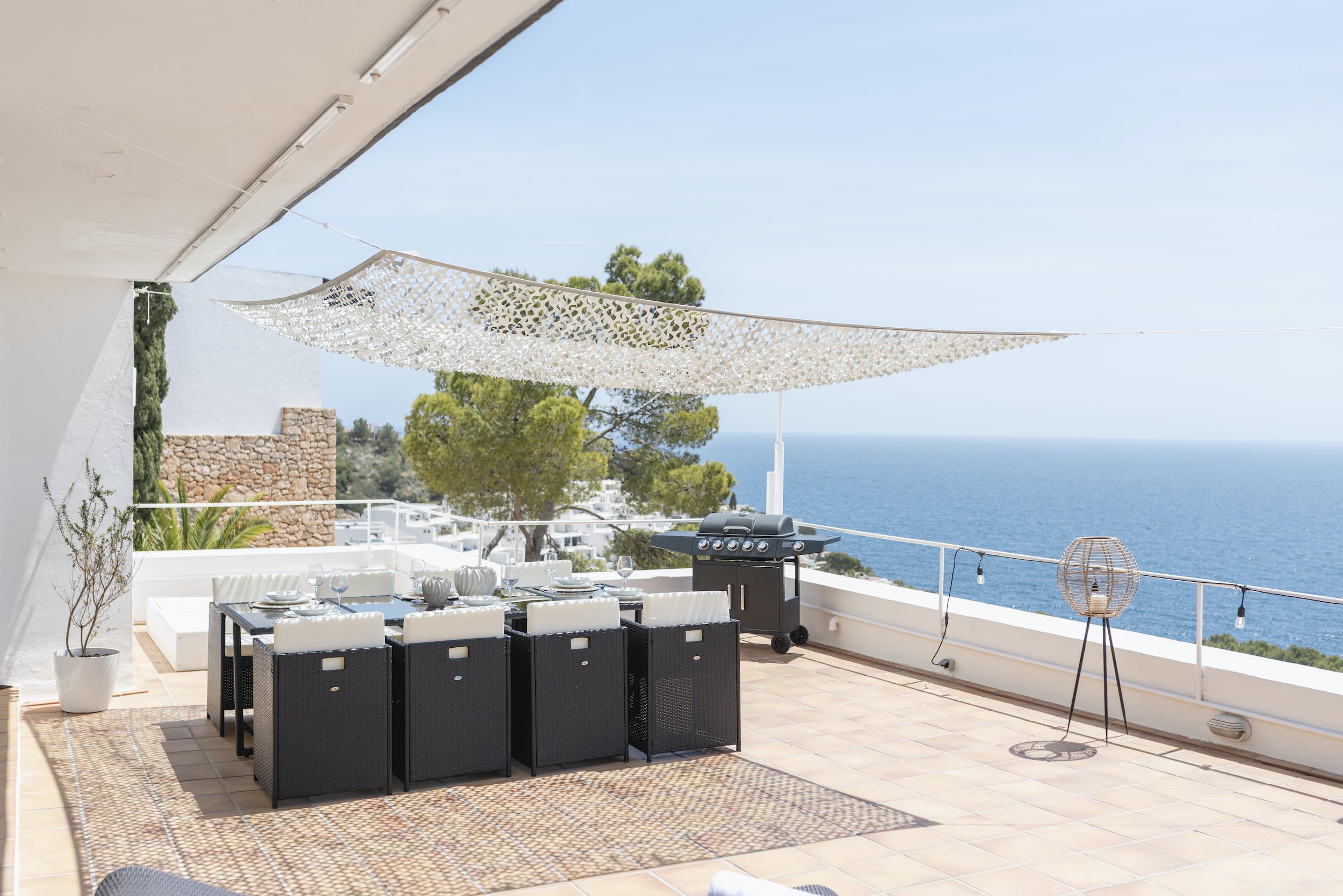 You are currently viewing Casa Bico – ‘Superb hillside house with sweeping sea views in a prestigious neighbourhood.’