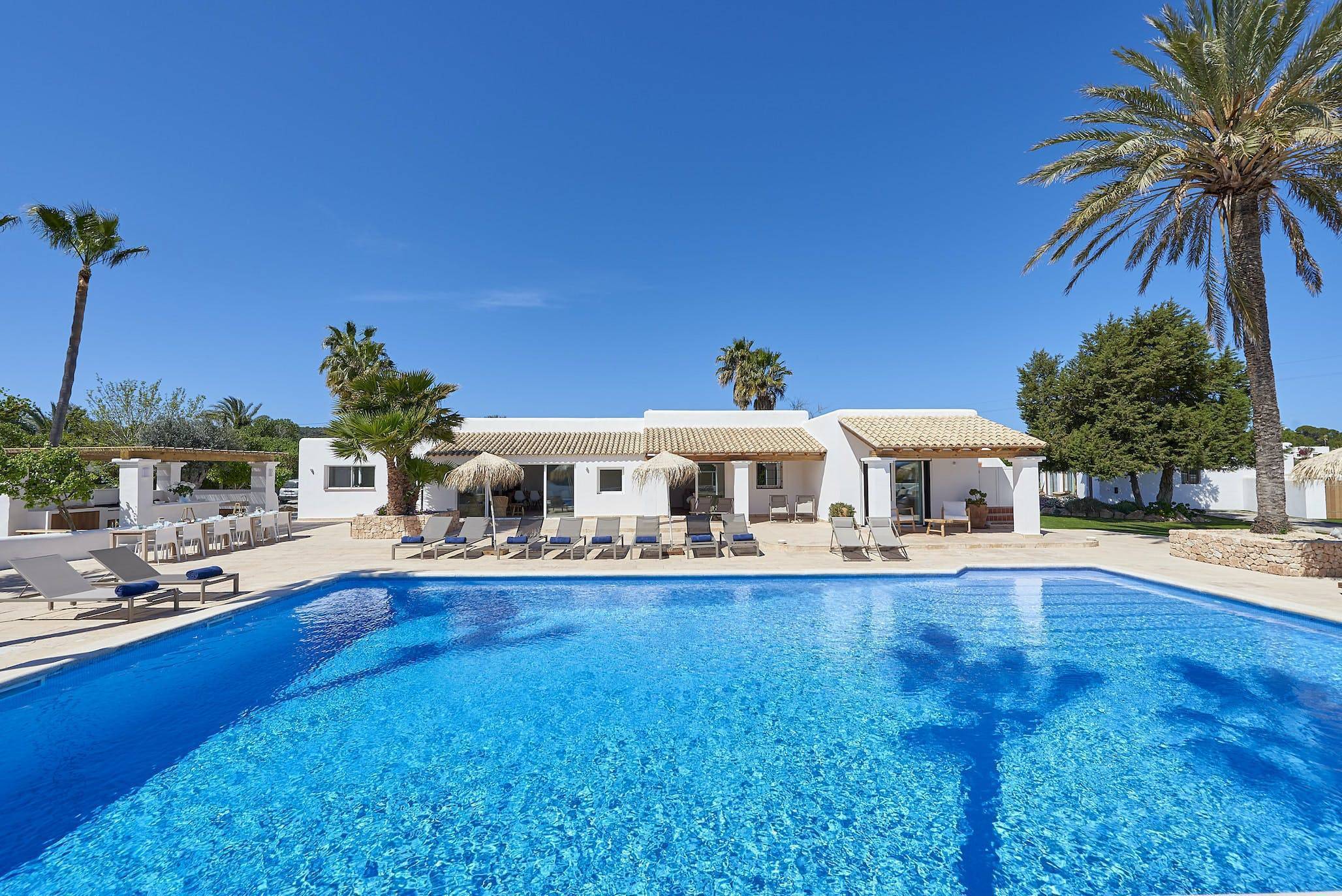 Read more about the article Casa Rocco – ‘Impressive villa situated in a quiet, rural location in San Jose close to Cala Bassa and Port D’Es Torrent, surrounded by rustic countryside and sweeping vistas.’